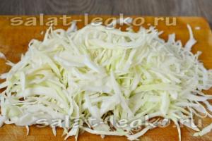 Секреты приготовления салатов из осенней капусты Осенний салат из свежей капусты